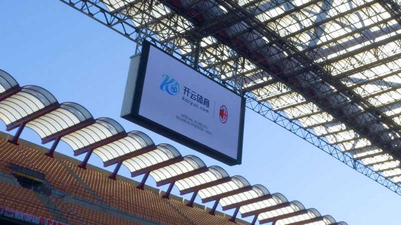 足球市场上